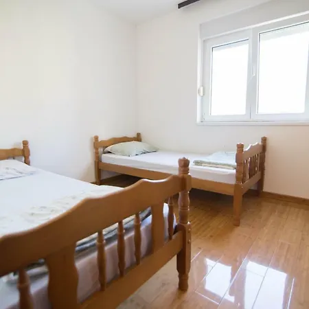 Apartman T I A